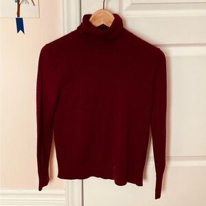 GAP Women's 100% merino wool Burgundy Turtleneck Sweater